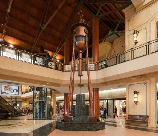 Cómo se llama el centro comercial de Torre del Mar