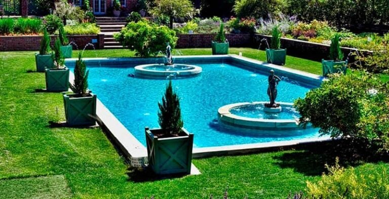 Cómo cuidar tu césped alrededor de la piscina: Consejos esenciales