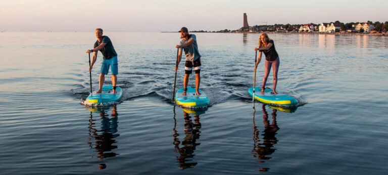 Cómo elegir tabla de paddle para disfrutar en tu piscina