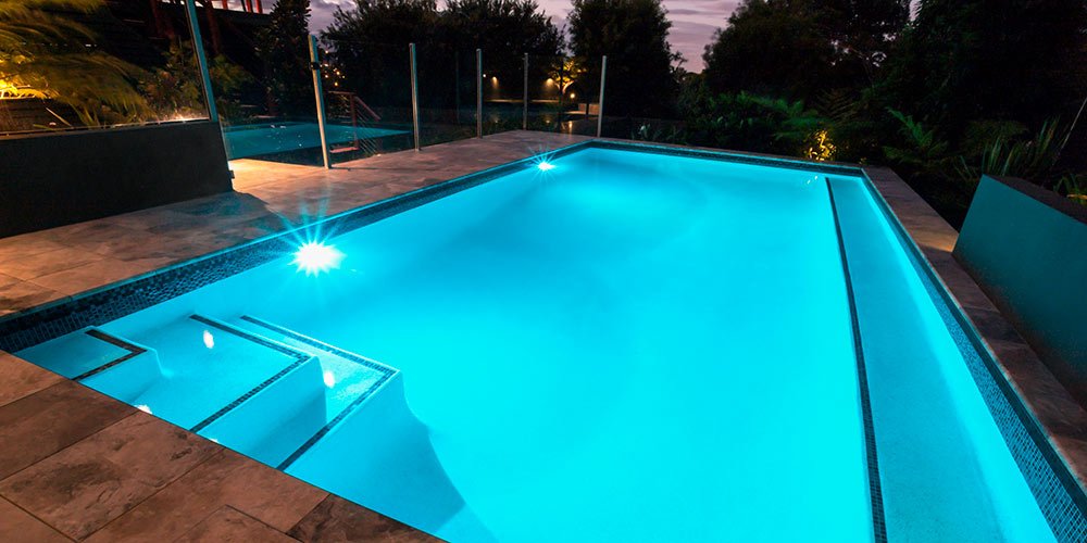 cuantas clases de luz led hay para iluminar tu piscina guia de mantenimiento