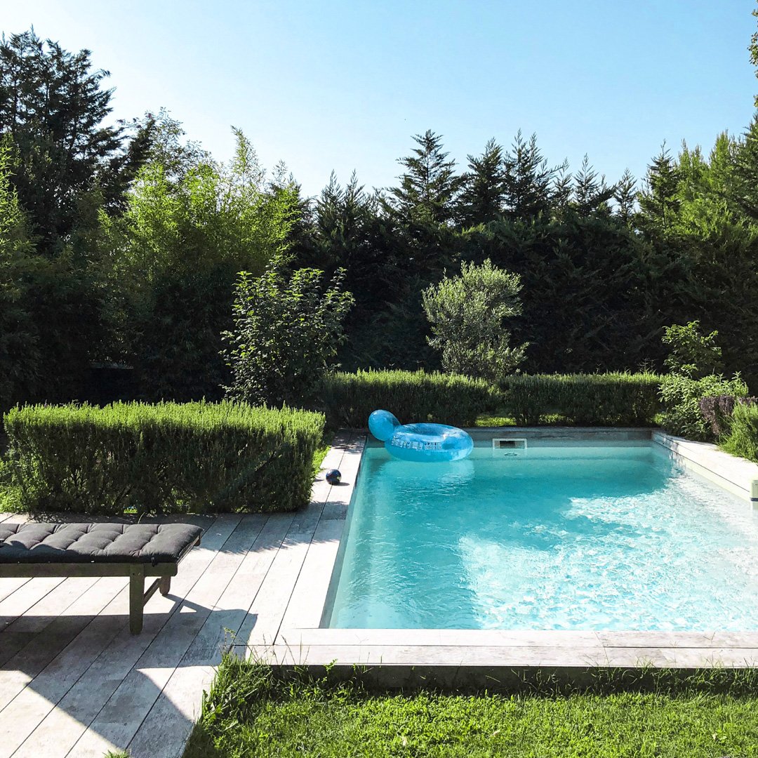 cuanto pesan 4 litros de agua de piscina y como afecta su mantenimiento