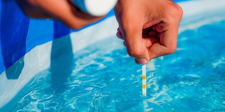 Qué pasa si el pH de tu piscina es mayor que 7: Consejos y soluciones
