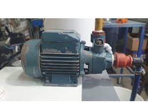 Qué pasa si se reduce la entrada y la salida de una bomba de agua