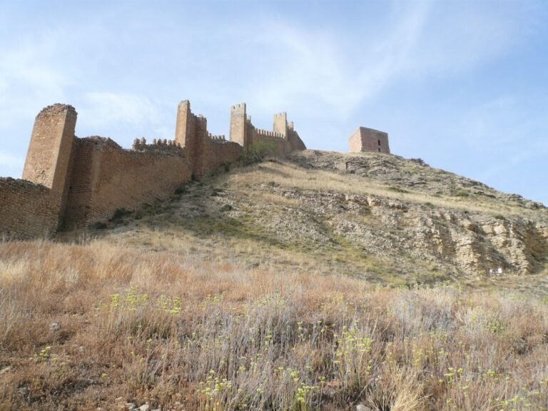 Dónde encontrar andadores para visitas guiadas en Albarracín y Teruel