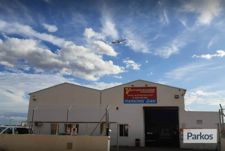 Dónde encontrar Khan Low Cost Parking en el aeropuerto de Valencia