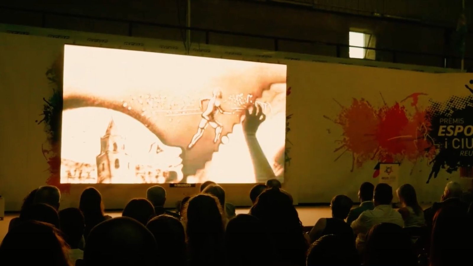 artista animando un evento festivo