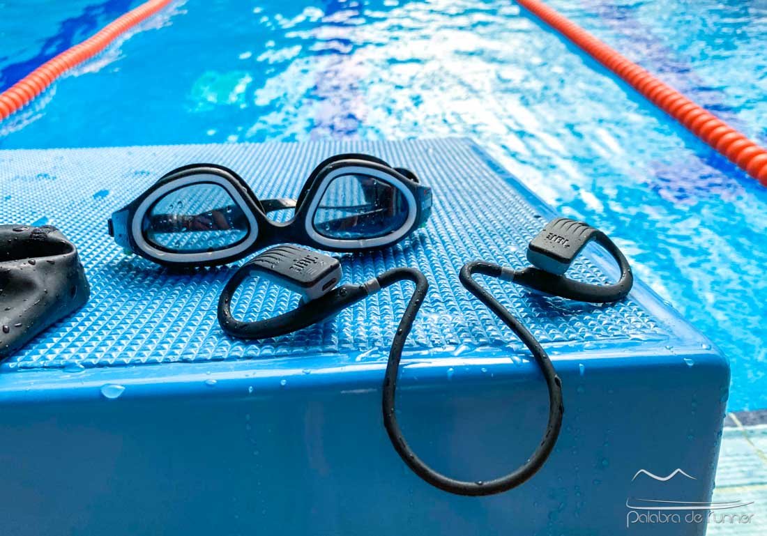 auriculares para nadar en piscina