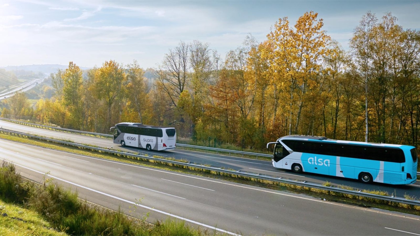 autobus alsa en carretera entre ciudades