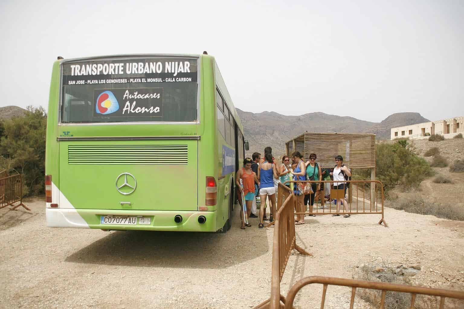 autobus en ruta hacia cabo de gata