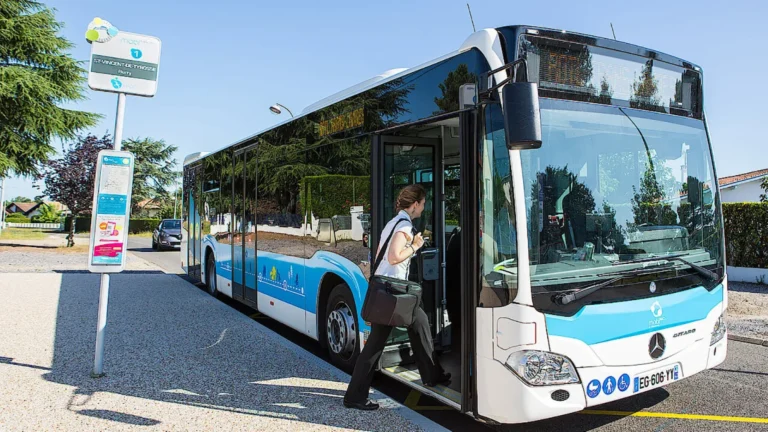 Hay autobuses de Alsa entre Oviedo y Pola de Siero