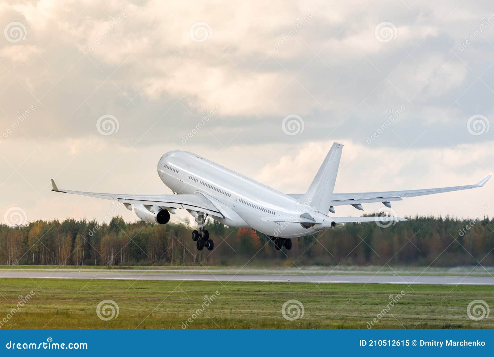 avion despegando en un aeropuerto moderno