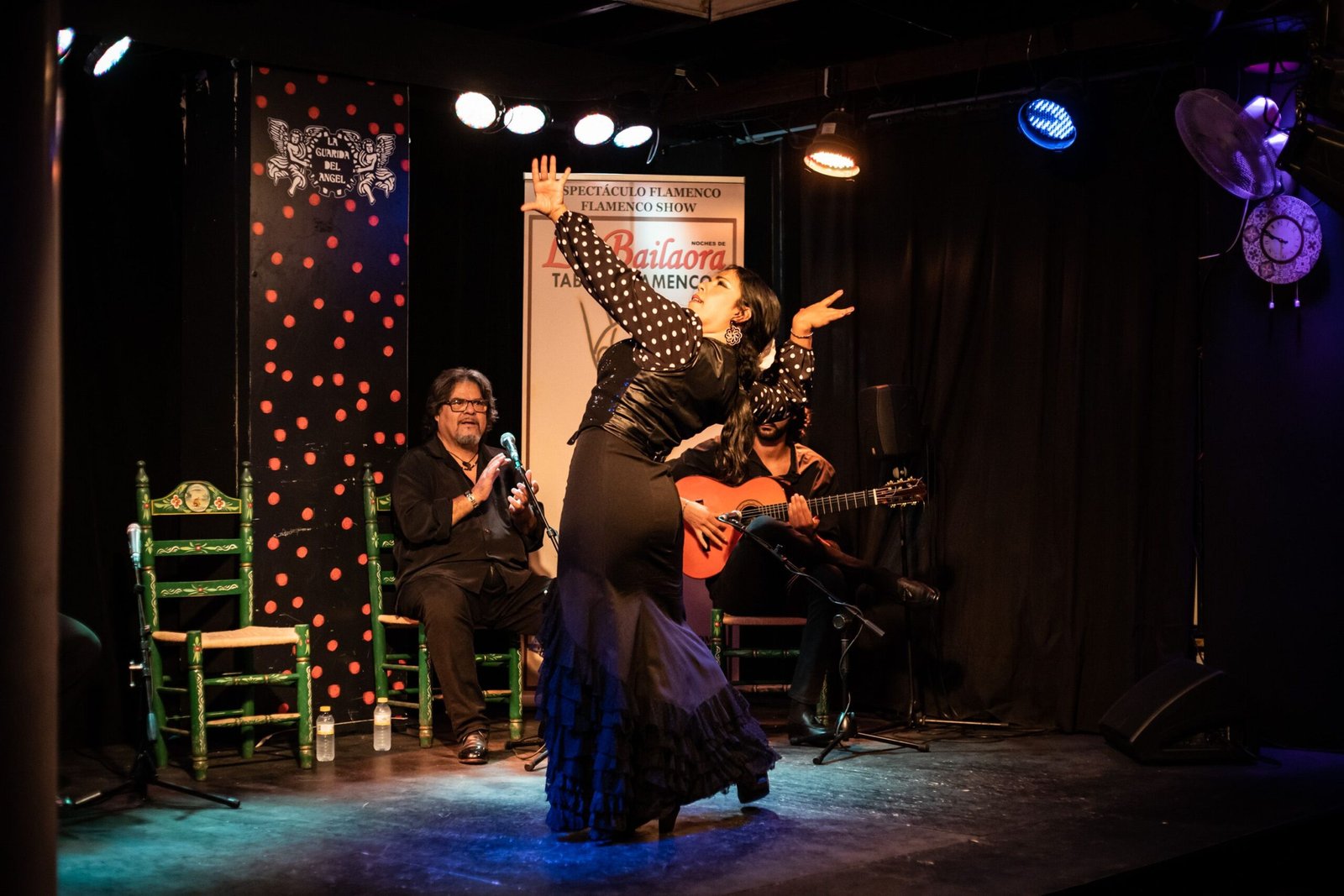 baile flamenco en un tablao jerezano scaled