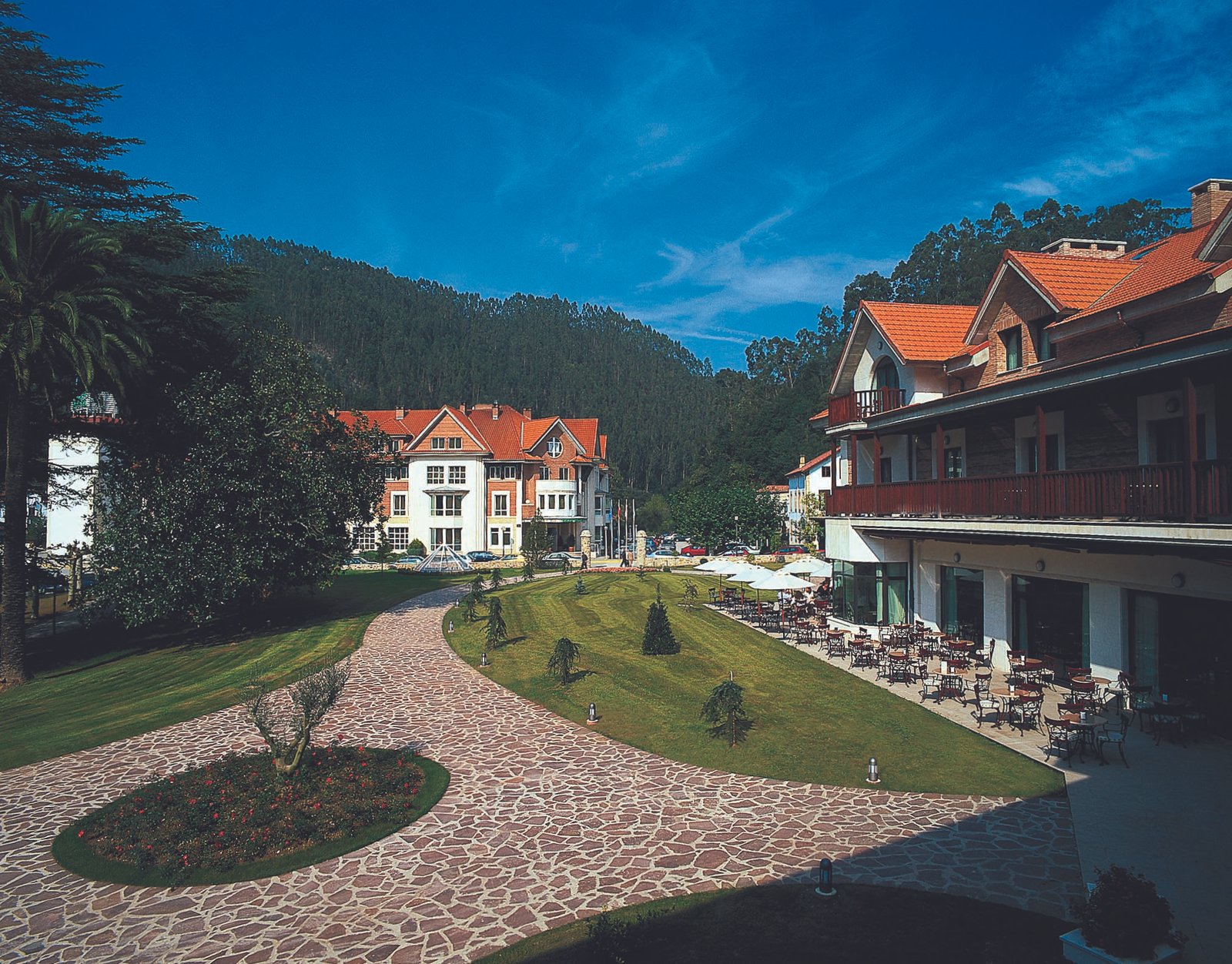 balneario en puente viesgo paisaje relajante