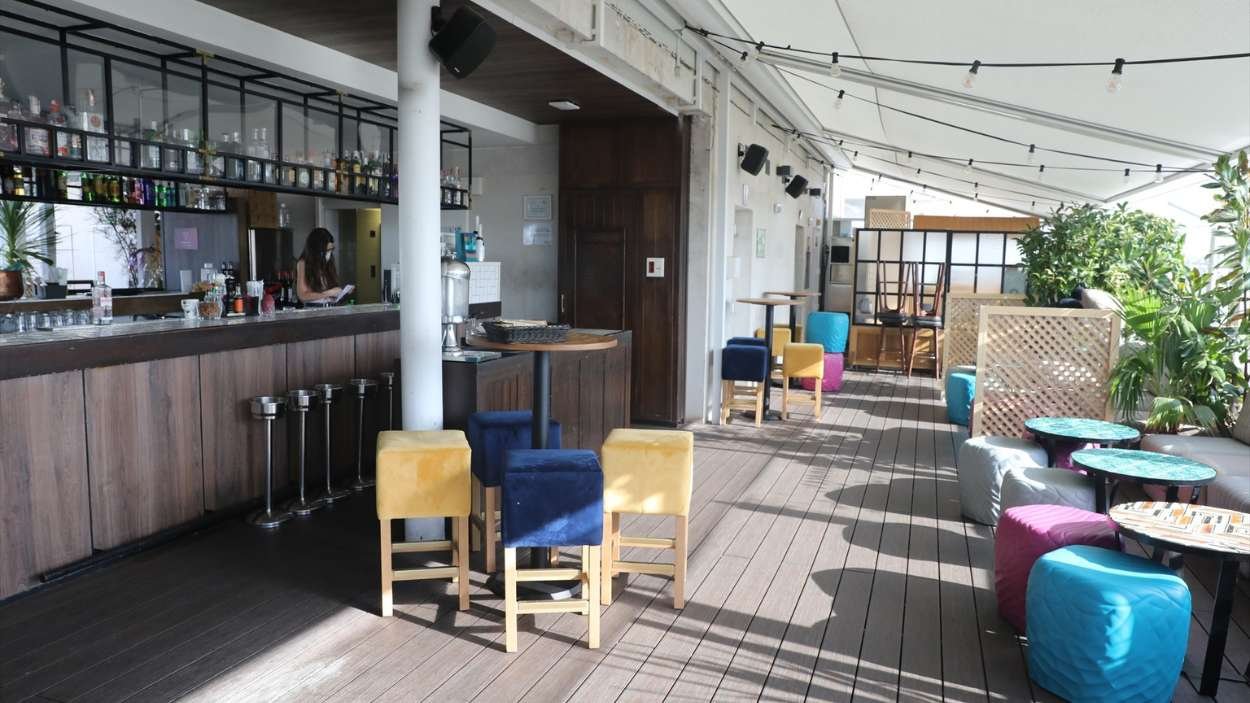 bar con ambiente acogedor en madrid