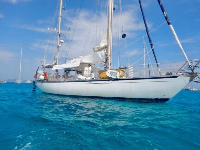 Cuánto tiempo se tarda en ir de Barcelona a Canarias en barco