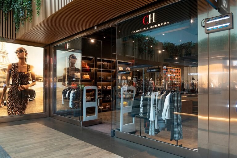 Dónde comprar productos de Carolina Herrera en línea en EE. UU