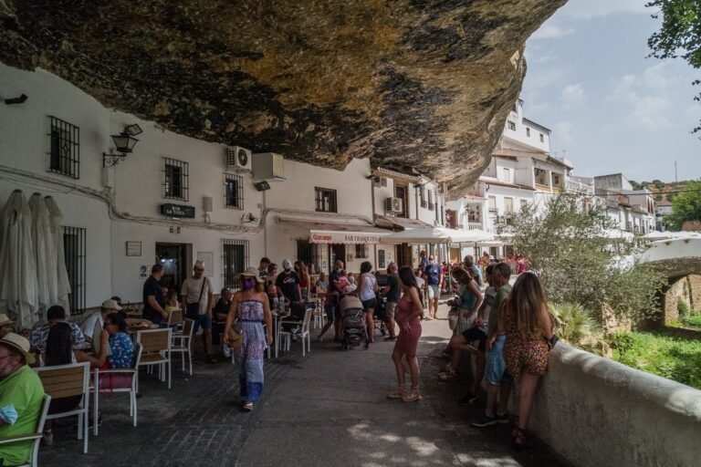Dónde encontrar un free tour en Setenil de las Bodegas