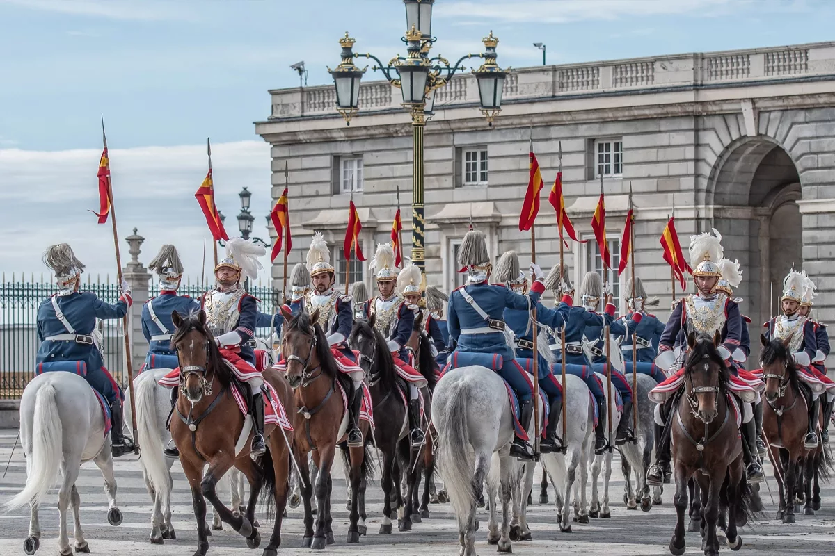 cambio de guardia en palacio real