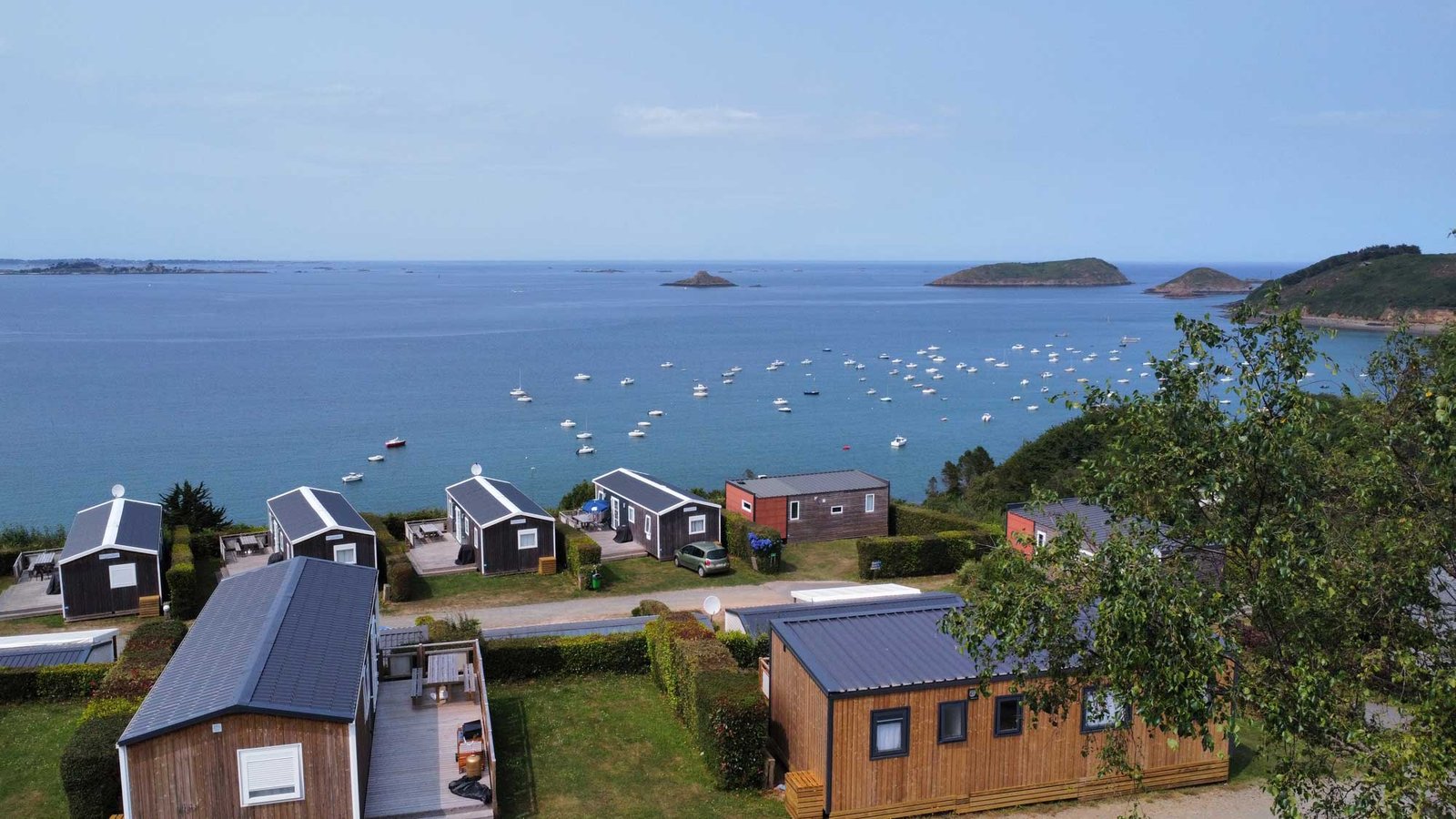 camping junto al mar en plena naturaleza