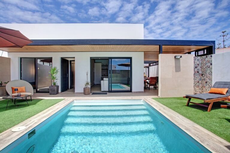 Dónde encontrar casas de vacaciones con piscina privada en Booking