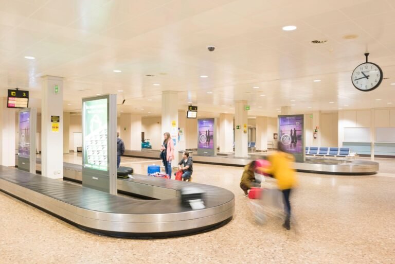 Dónde alquilar un coche en Oviedo aeropuerto sin franquicia