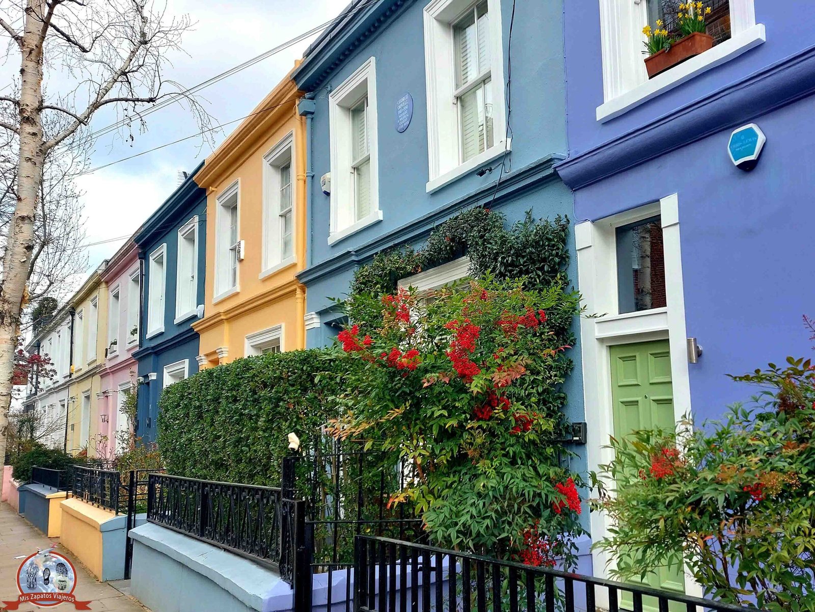 coloridas casas de notting hill en londres scaled