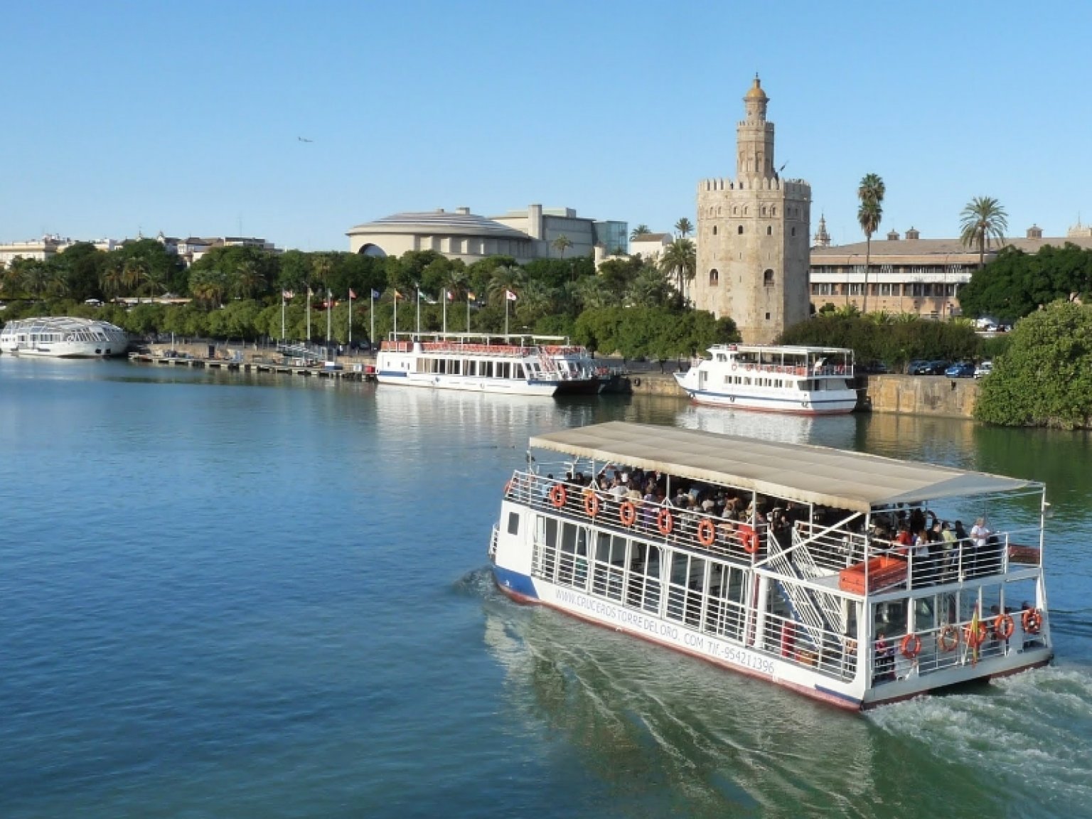 crucero por el rio guadalquivir