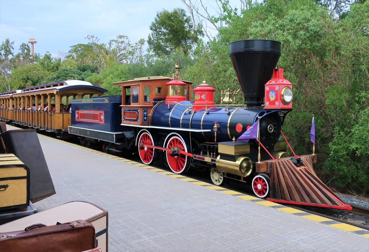 estacion de tren con destino a port aventura 1