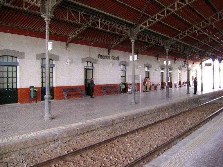 Cuáles son los horarios de Renfe en Puente Genil Herrera, Málaga