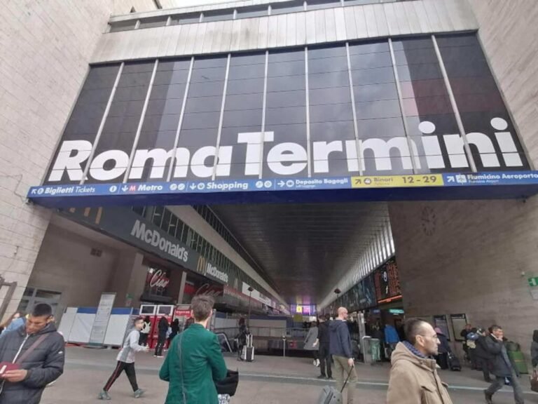 Dónde se encuentra la estación de tren Roma Termini