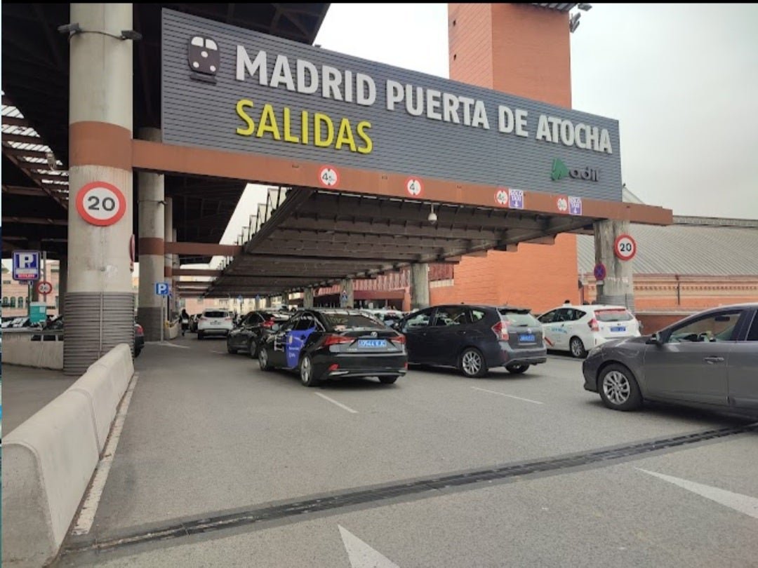 estacionamiento cerca del palacio de los duques