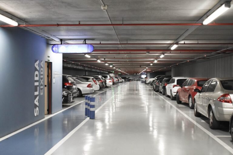 Dónde encontrar parking en la Estación Joaquín Sorolla de Valencia