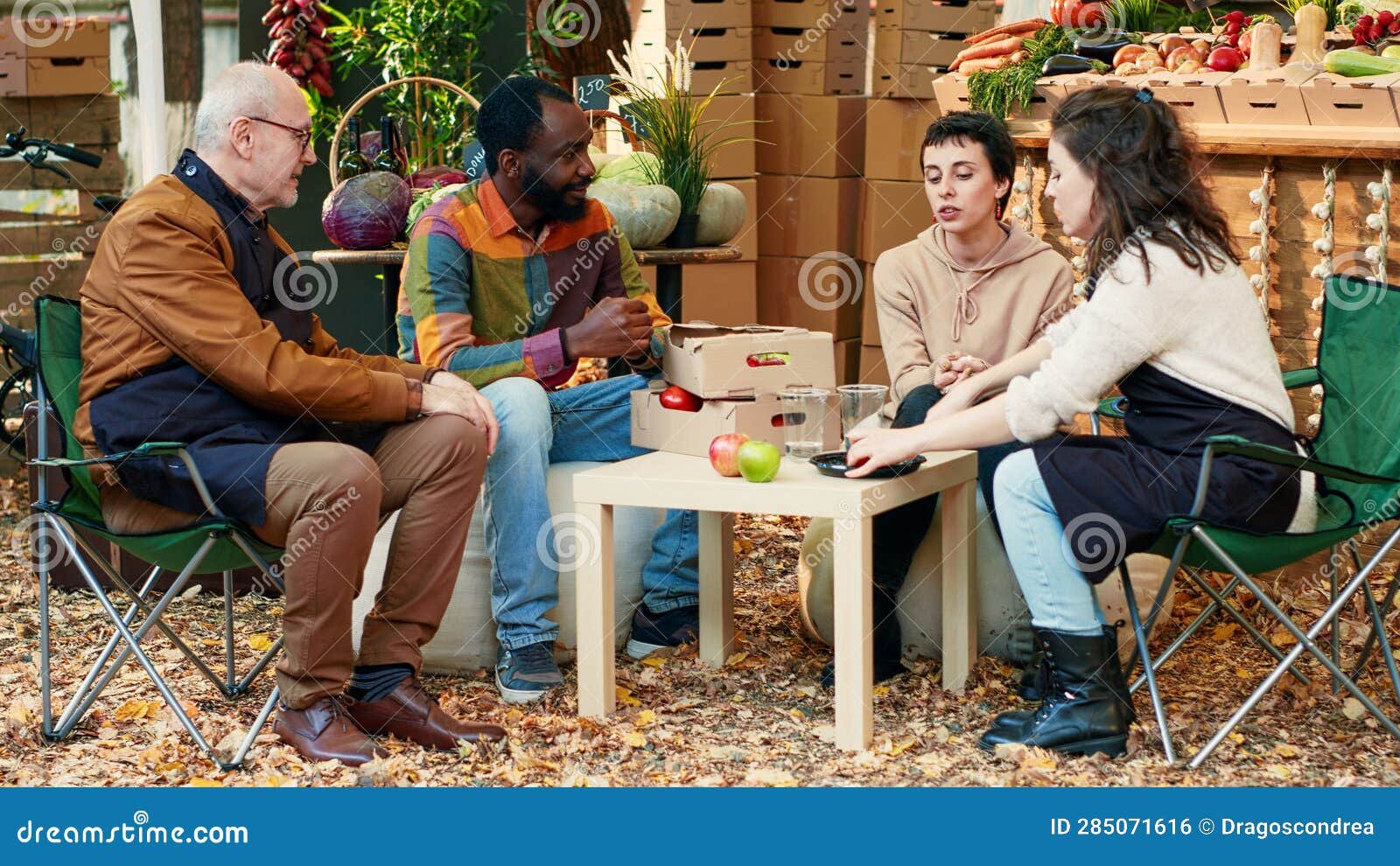 familias disfrutando en un mercado local