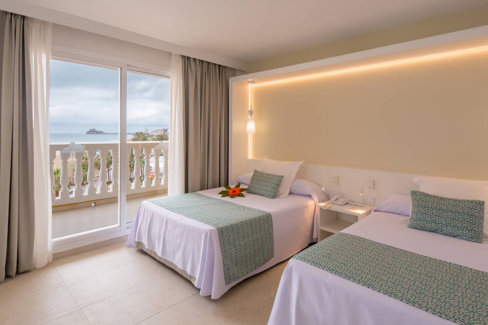 hotel frente al mar en peniscola