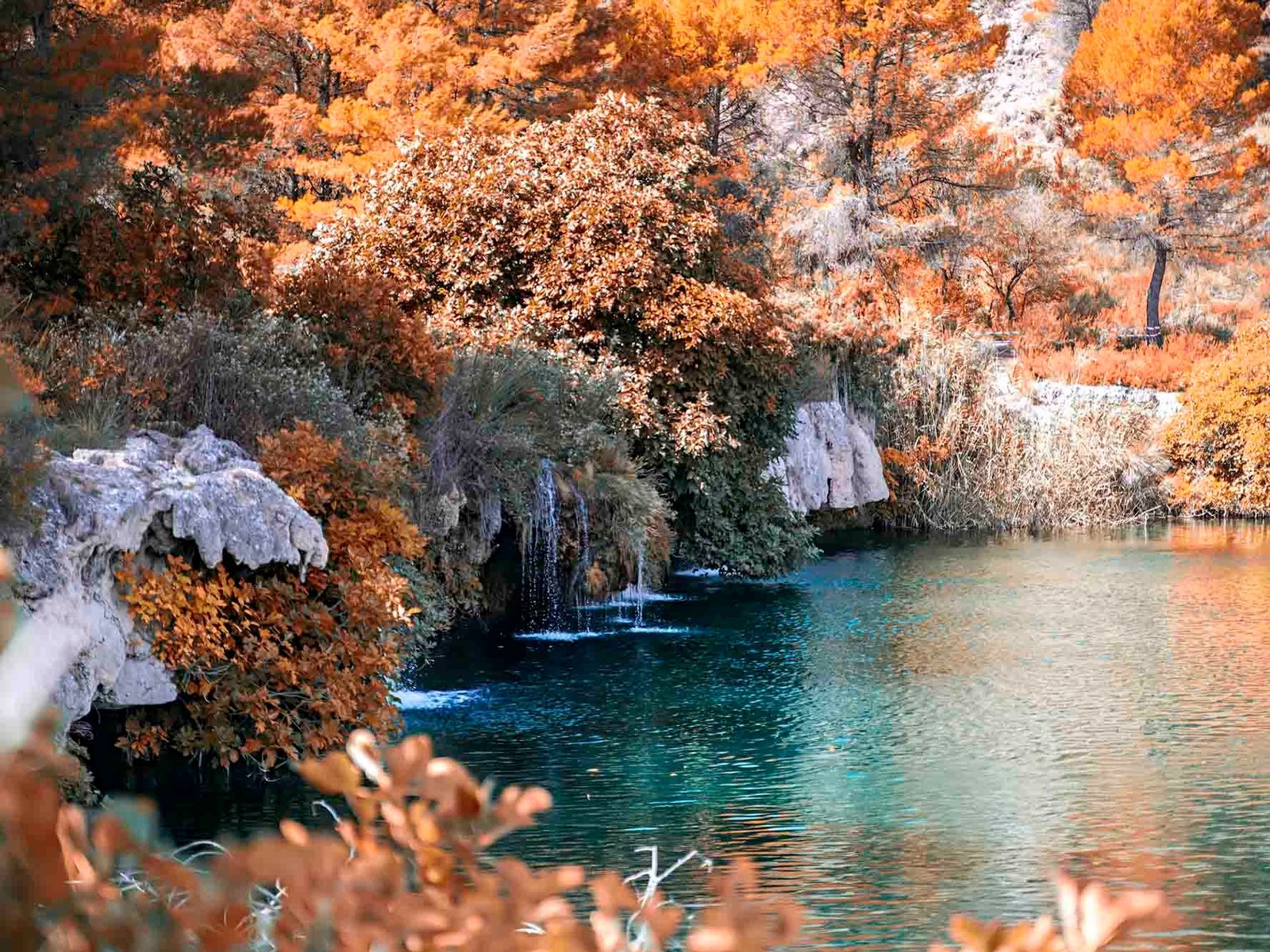 lagunas de ruidera en un dia soleado