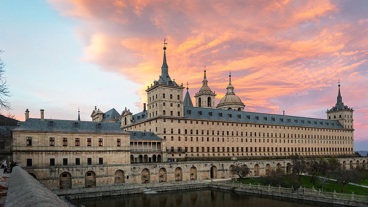 monasterio de el escorial al atardecer