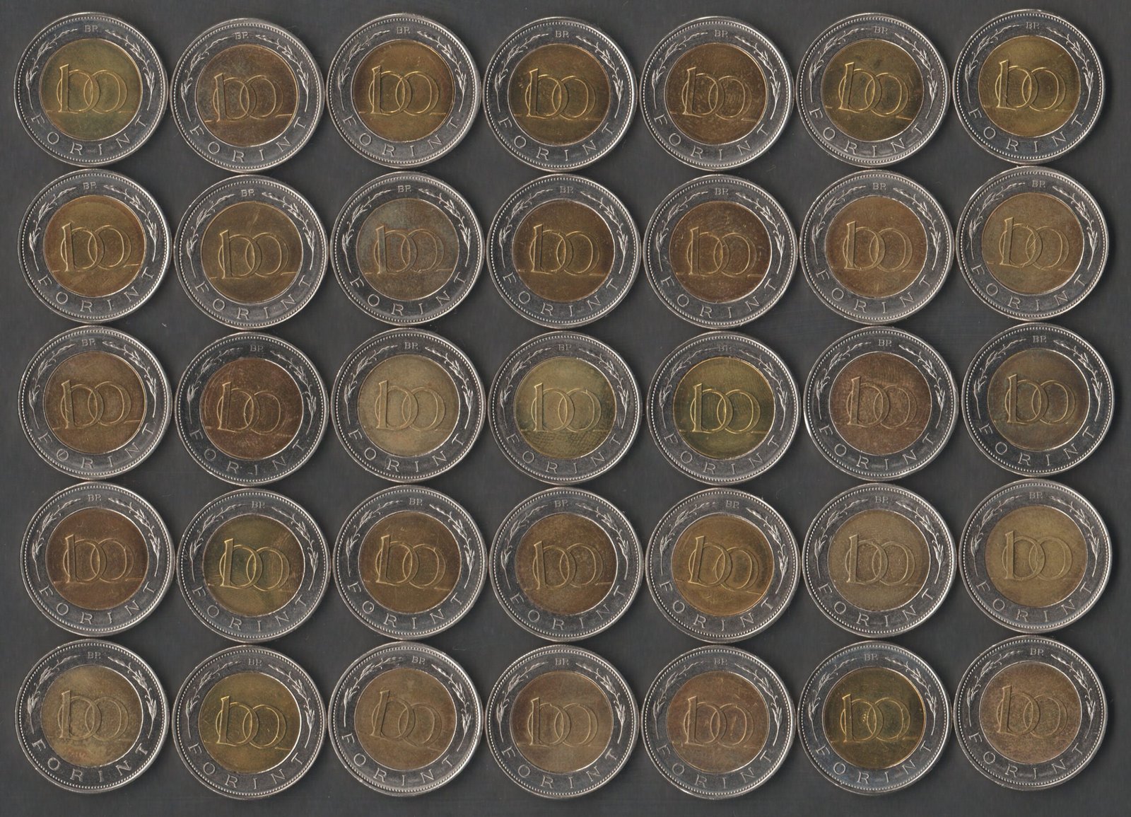 monedas euro y florin hungaro juntas scaled