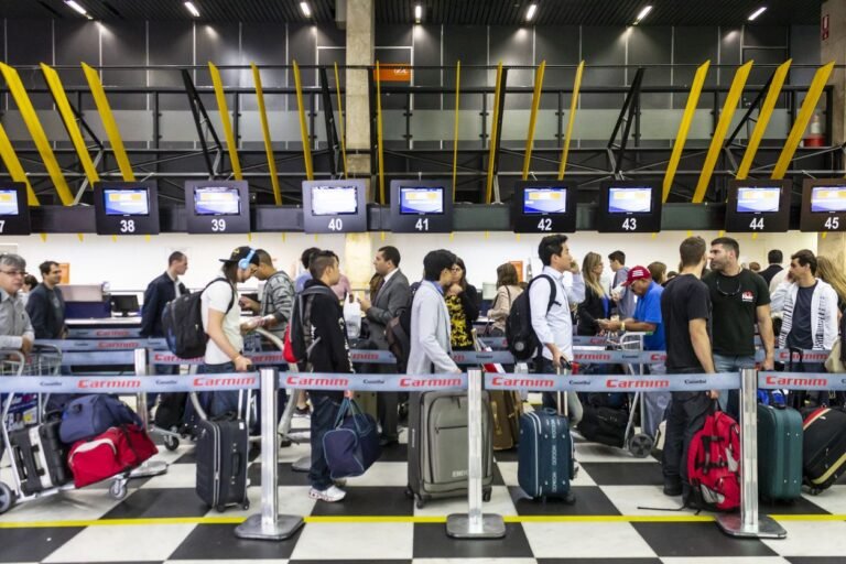 Dónde puedo hacer el check-in de Plus Ultra en Madrid