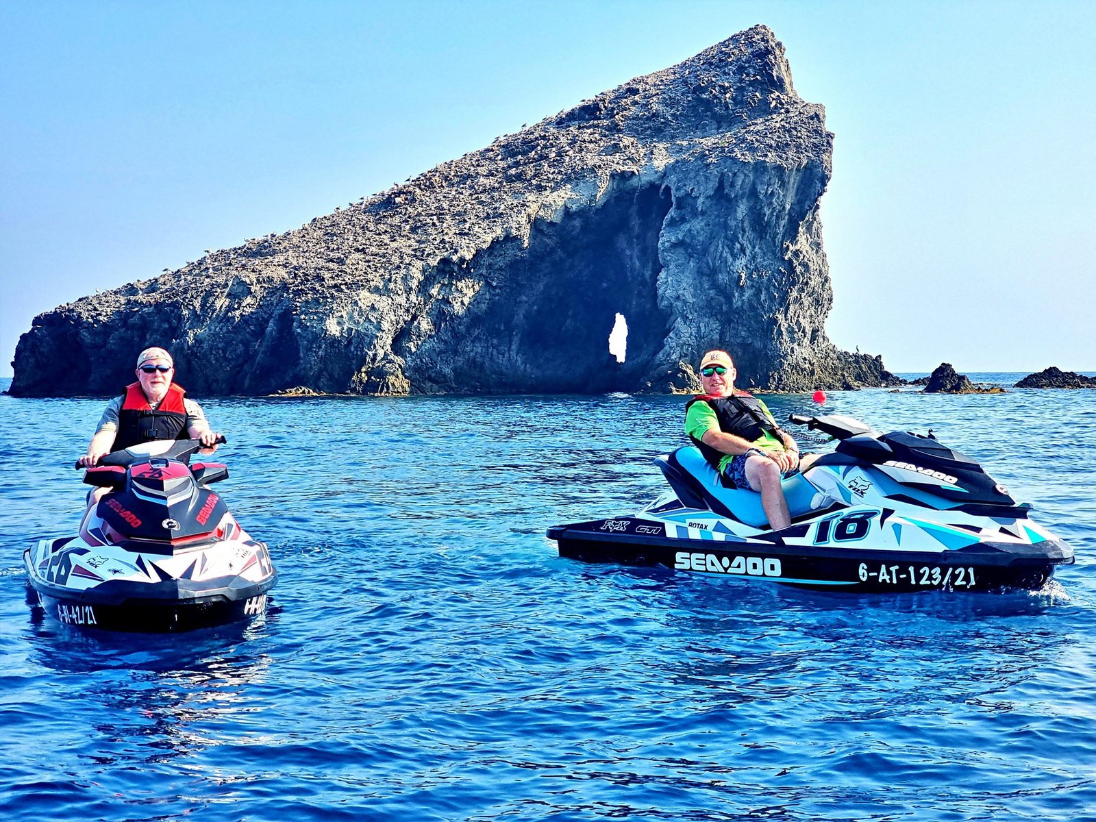 motos de agua en la playa de la manga