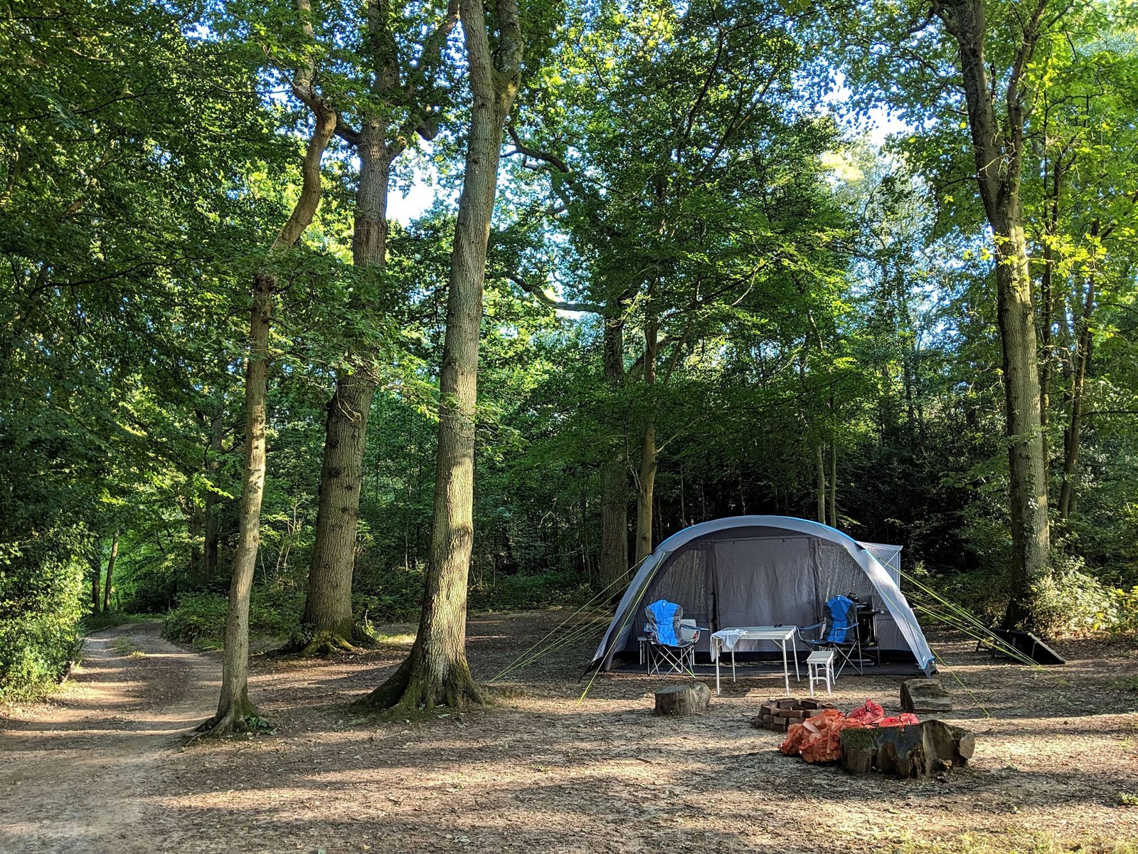 naturaleza y camping en sant feliu scaled