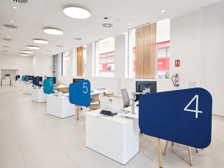 Cómo puedo sacar dinero a crédito en Caixabank