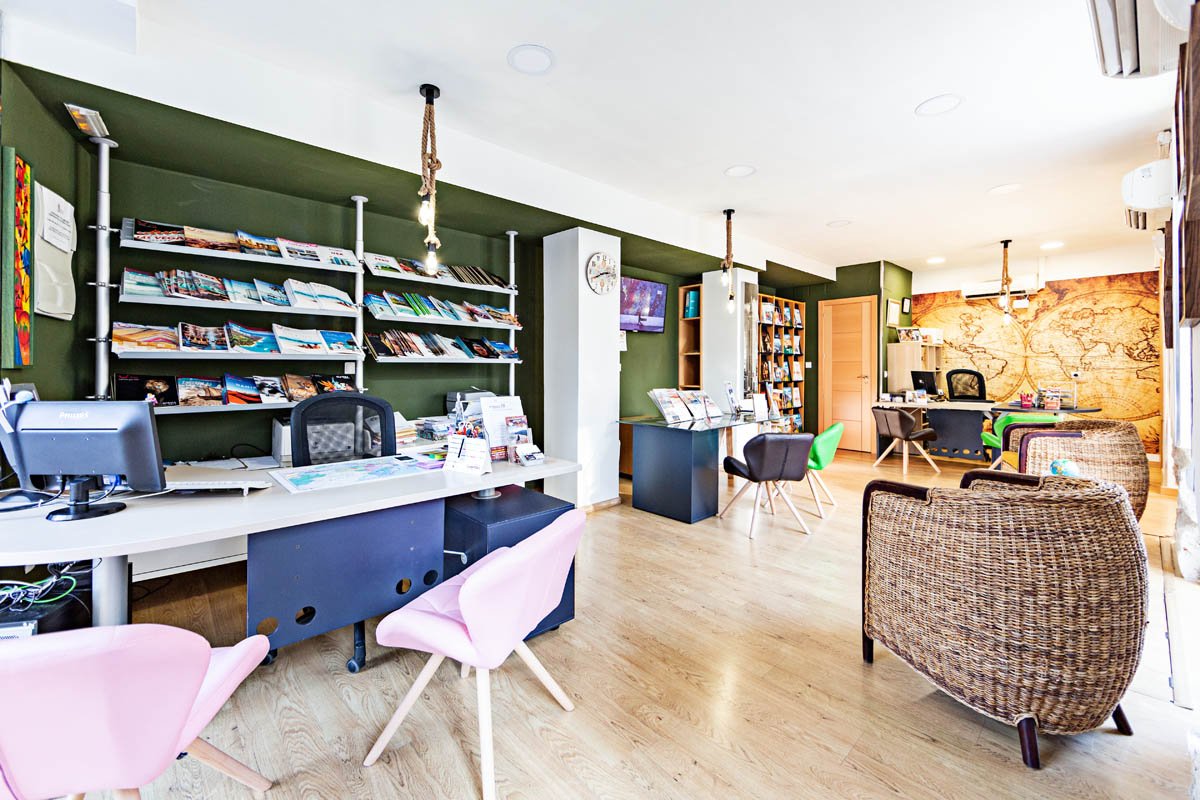 oficina de agencia de viajes moderna