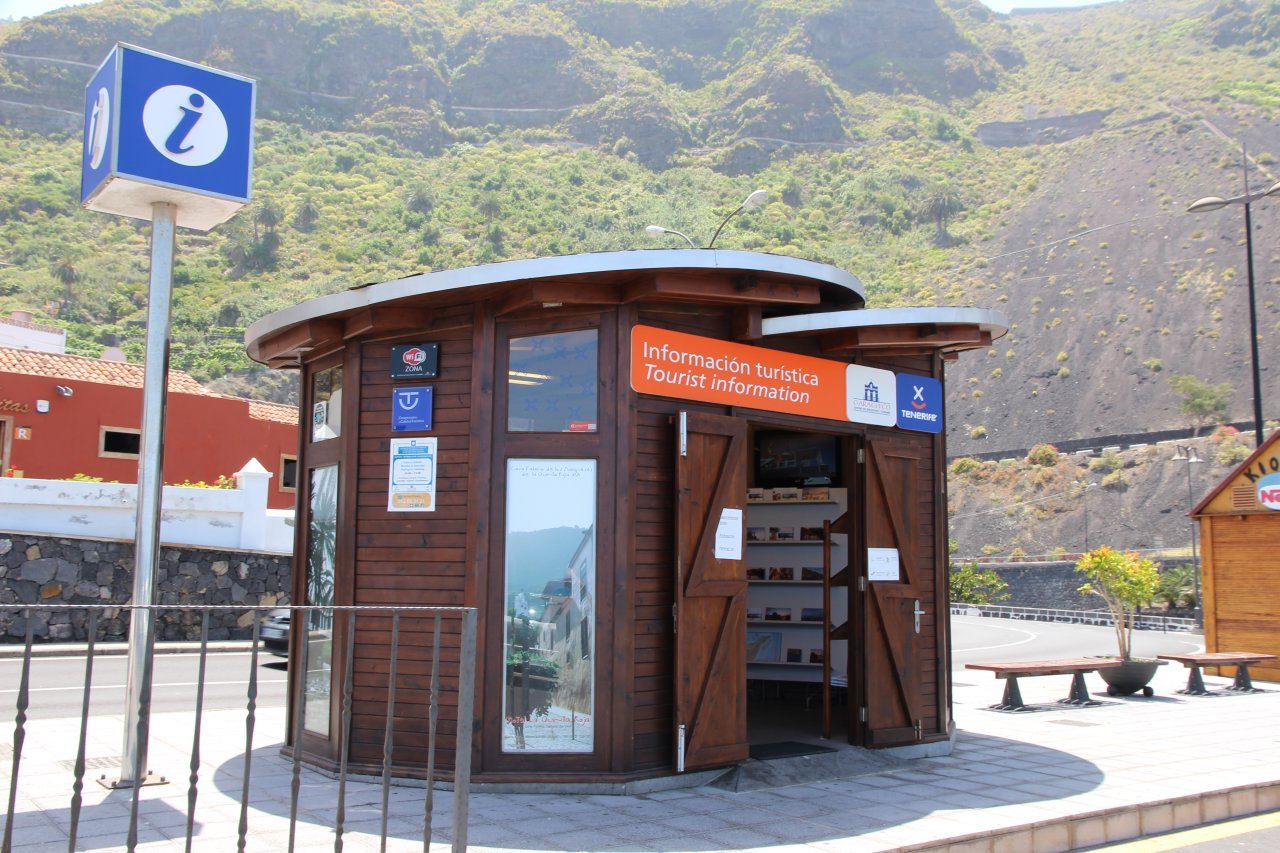 paisaje de tenerife con oficinas o trabajo