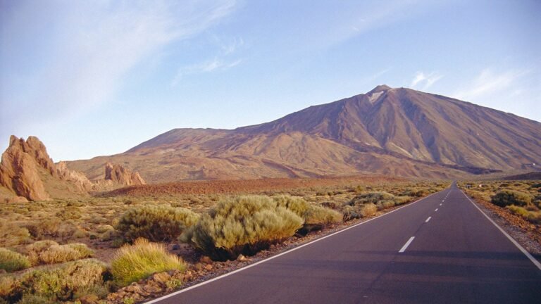 Dónde se encuentra el Parador de Cañadas del Teide
