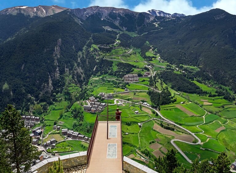 Qué lugares visitar en Andorra durante el verano