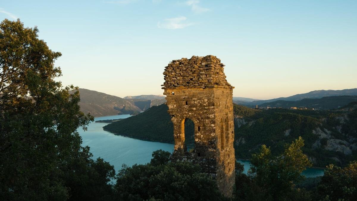 paisaje montanoso de morillo de tou