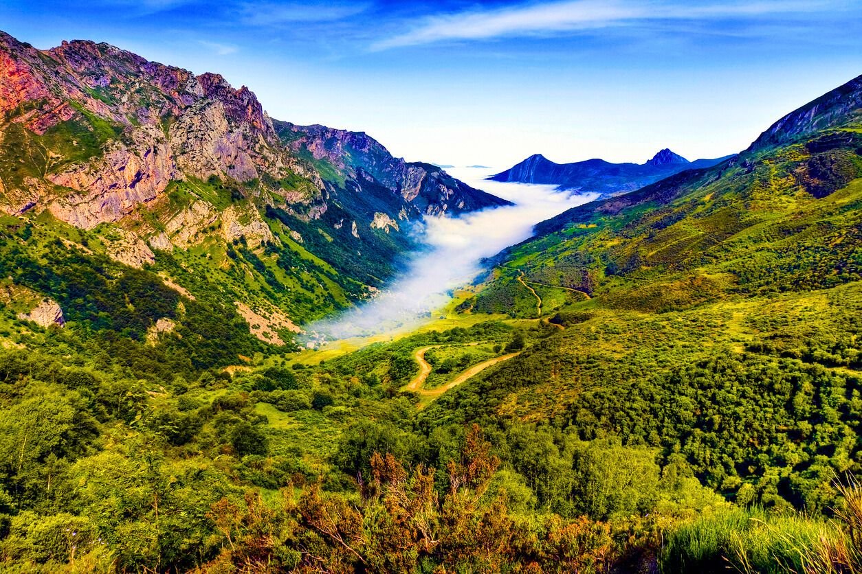 paisaje montanoso del norte de espana