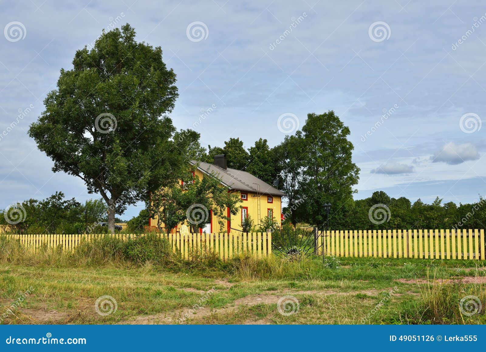 paisaje rural con una casa acogedora 1