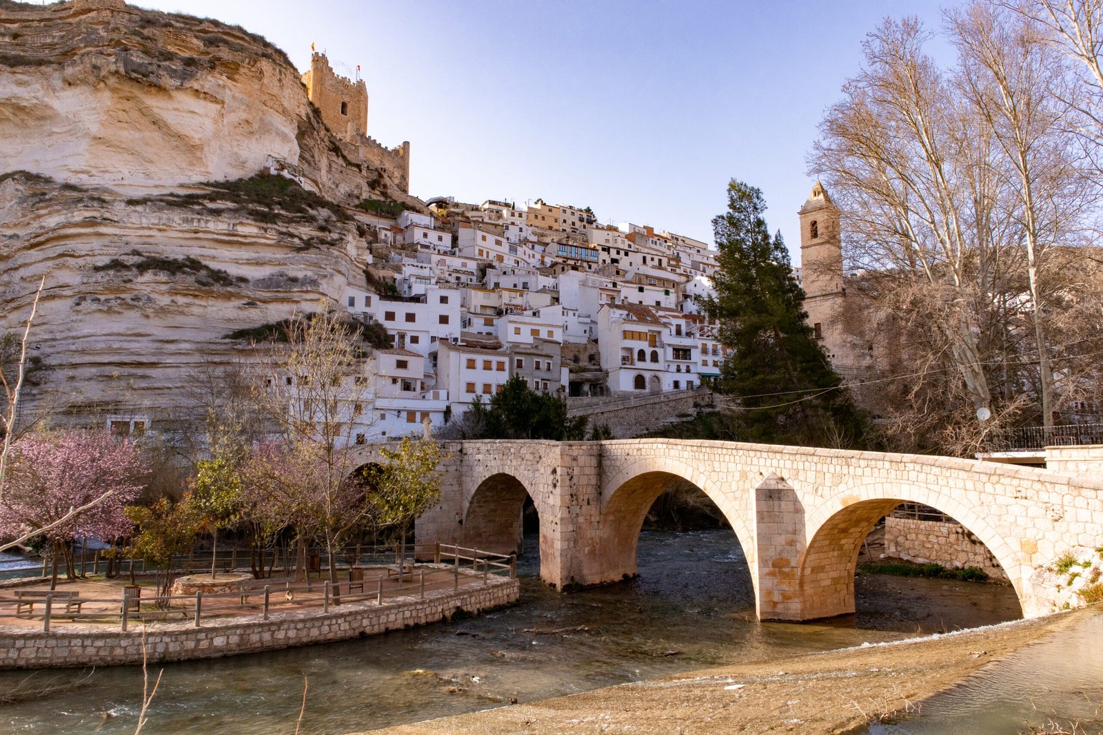 paisaje rural en alcala del jucar