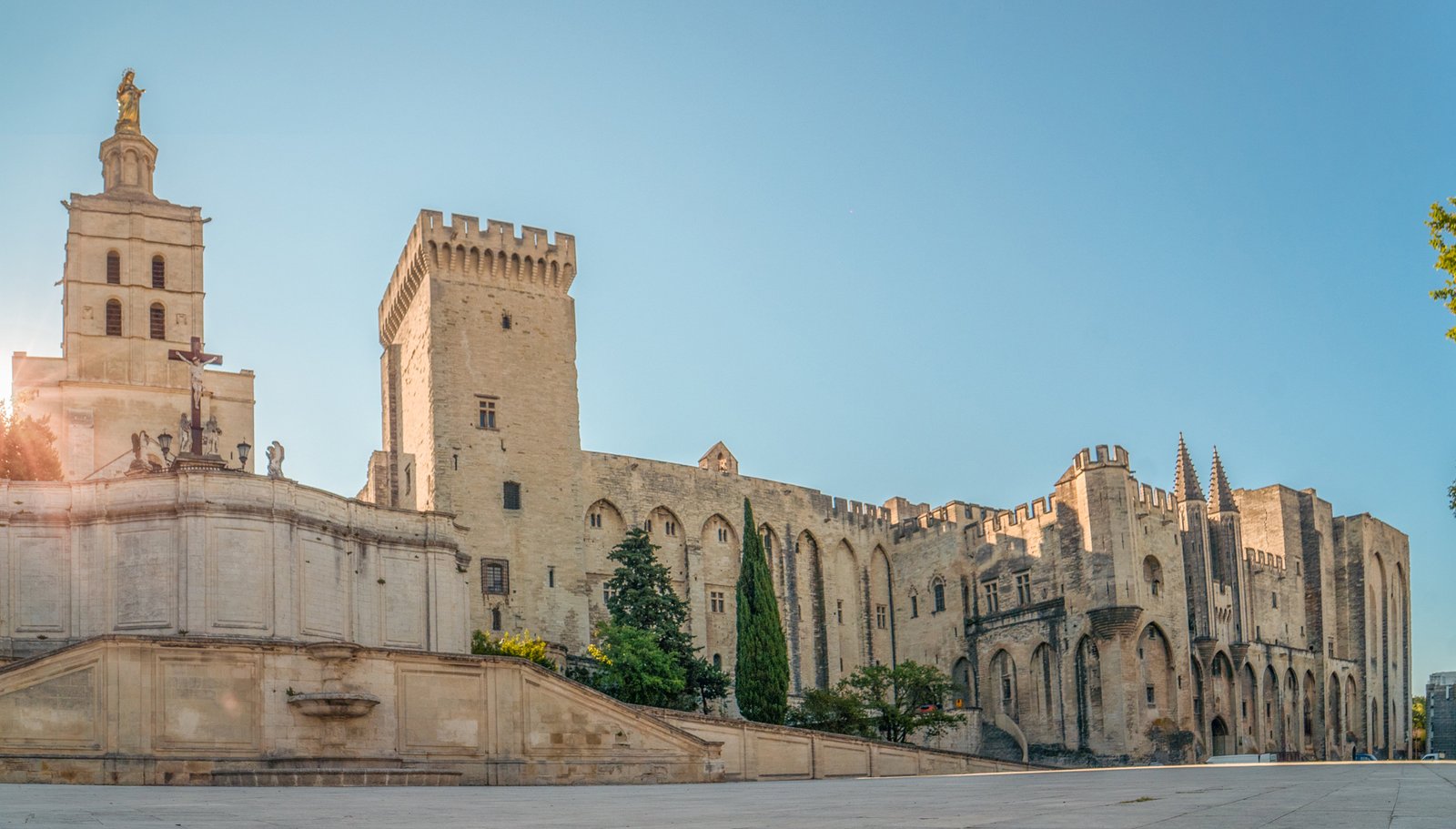 palacio de los papas en avignon